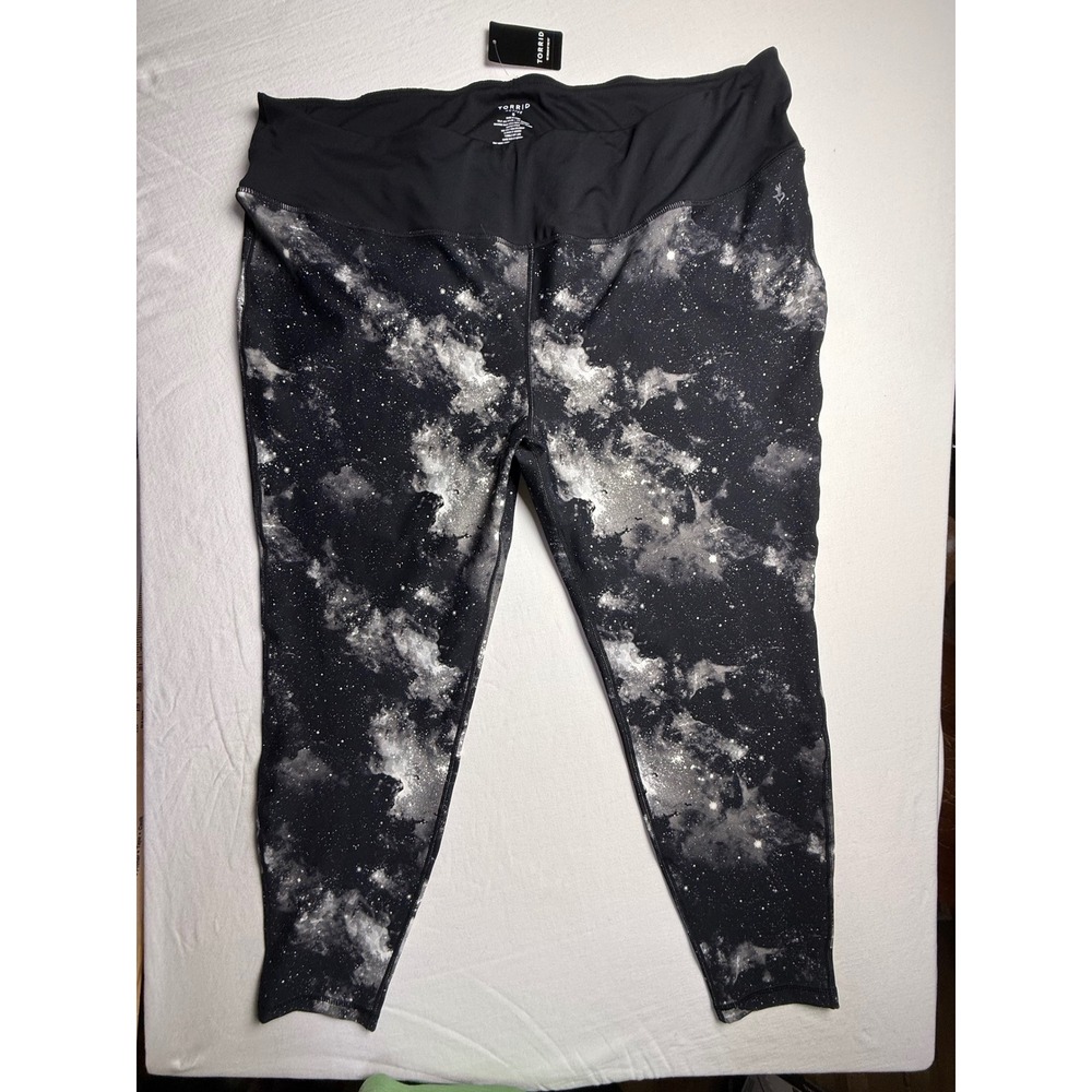 Torrid Active Women 5 Galaxy Print Crop Leggings Celestial 11099128-2524